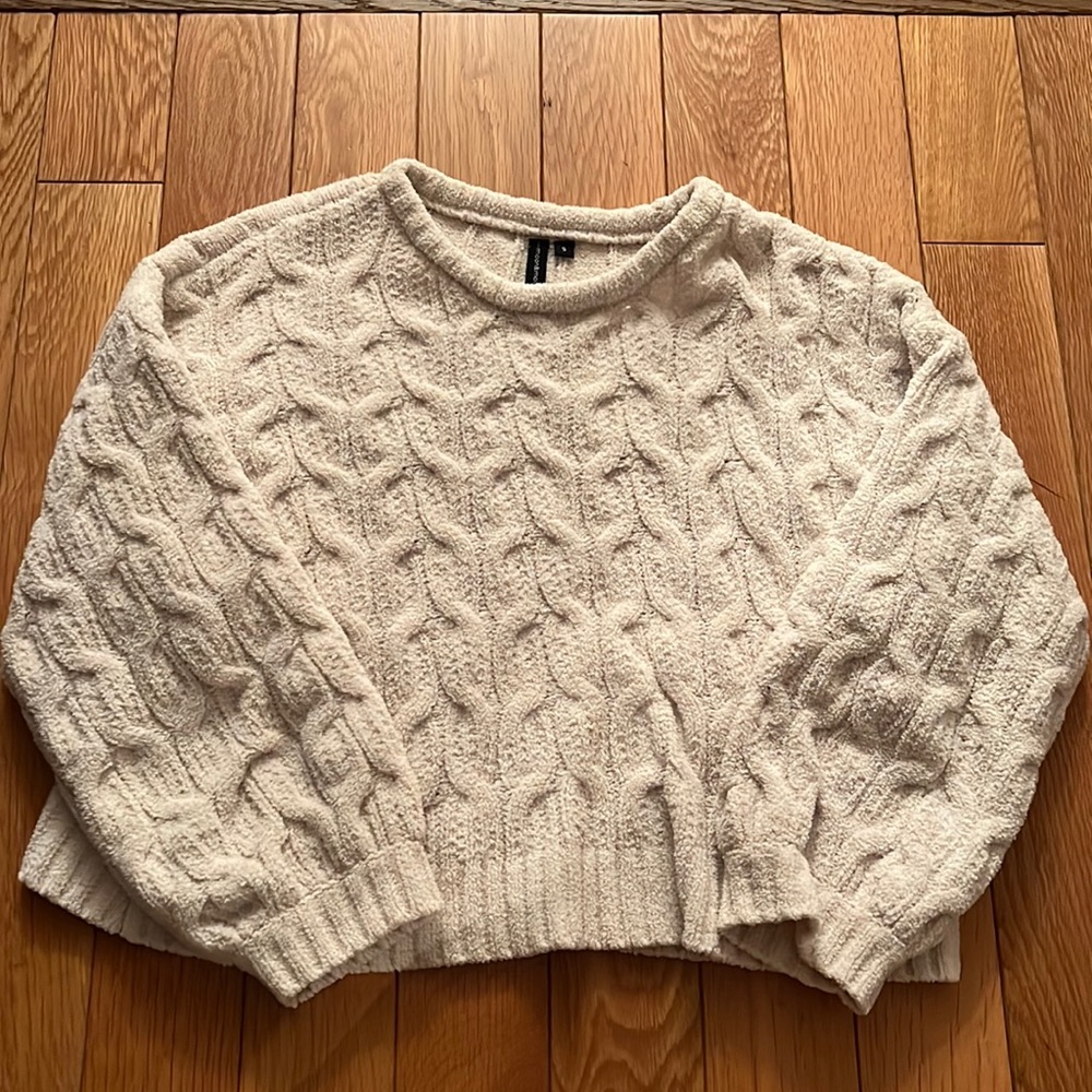 Moon and Madison Soft White Sweater, size Small